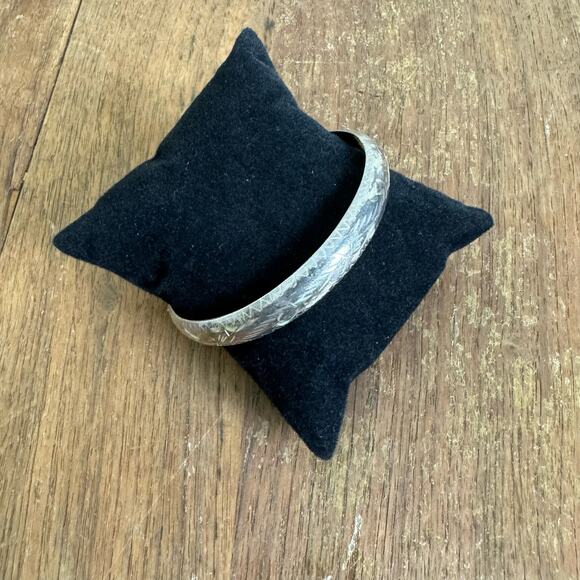 Vintage FAS 925 Silver Hinged Etched Bangle Bracelet - Picture 1 of 4